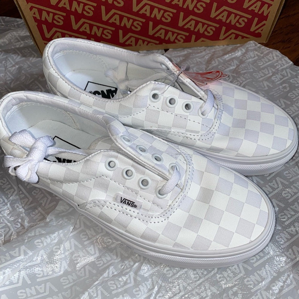 Vans - Picture 4 of 9